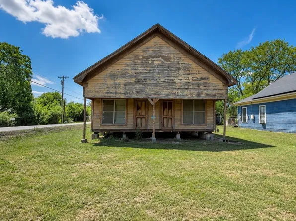 114 S Mills St, West, TX 76691