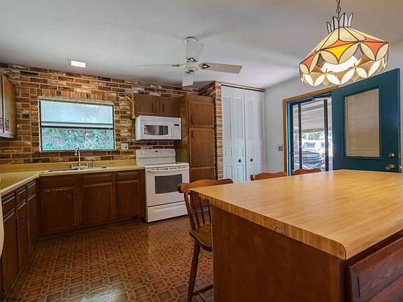 3rd image of 1061 Loren Ln