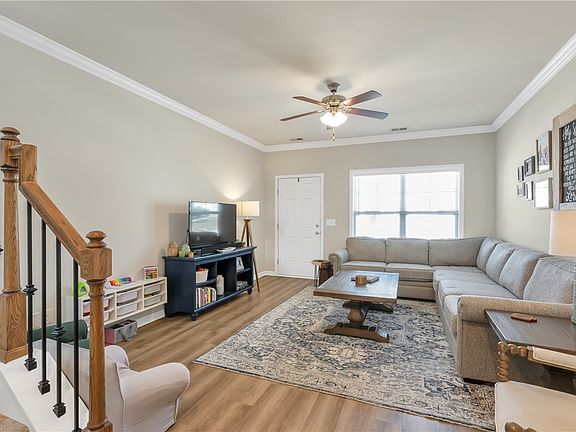 5th image of 167 Highland Park Ct