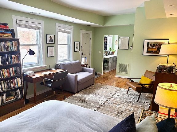 5th image of 2119 W Le Moyne St APT Ch1