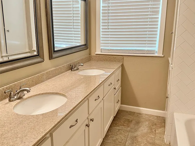 106 Longacre Dr — Photo 20