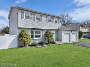 123 Baywood Dr, Toms River, NJ 08753