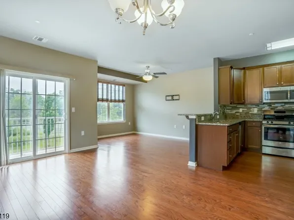 512 Waterview Ct Unit 512, Cedar Knolls, NJ 07927