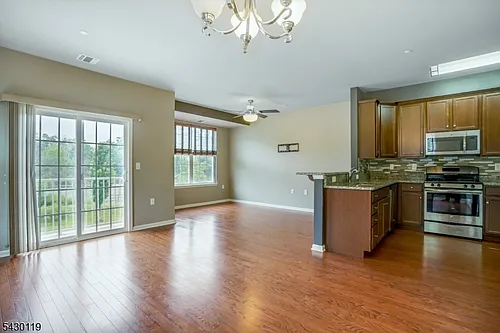 512 Waterview Ct #512 Photo 1