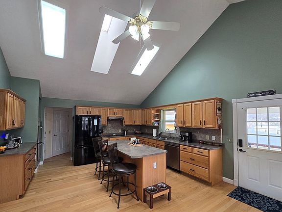 5th image of 1020 Cat Creek Rd