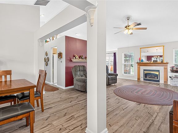 5th image of 1034 Meadowrun Rd