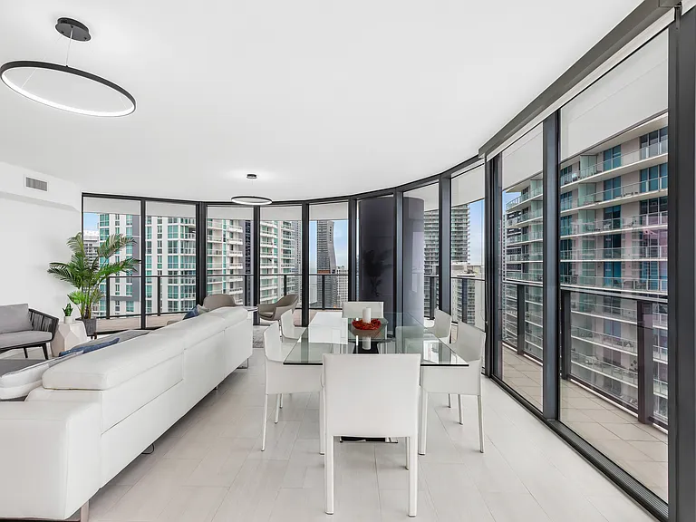 1000 Brickell Plz #3902 — Photo 8