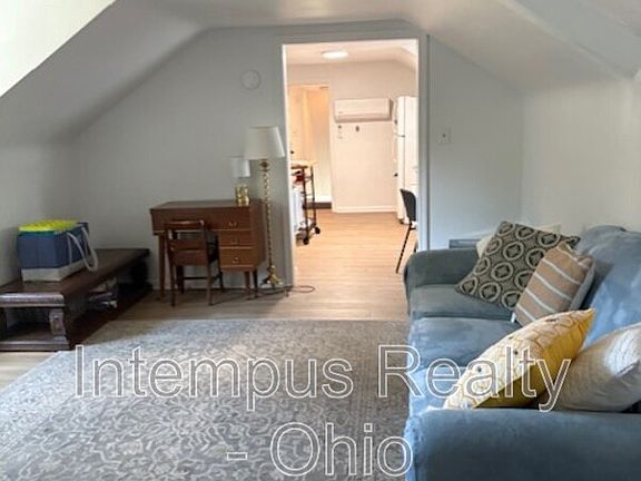 5th image of 930 Mansell Dr #Up