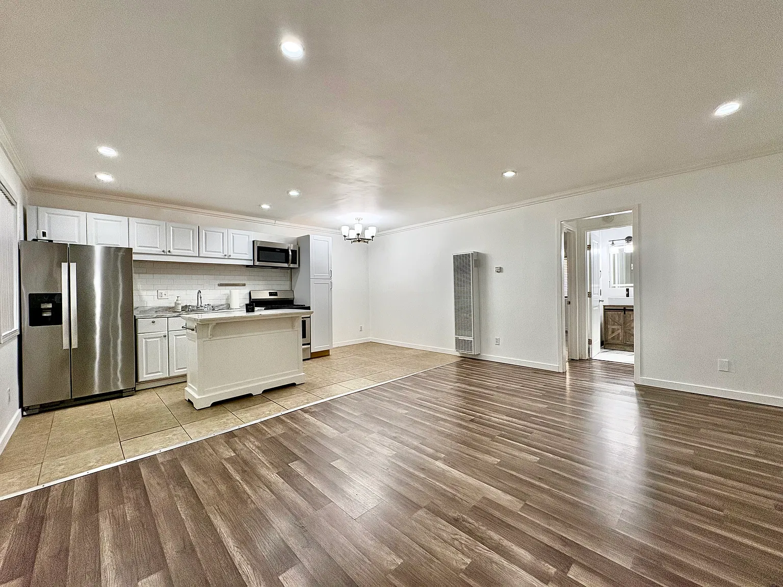 1 bed, 674 sqft, $2,100 — Photo 2