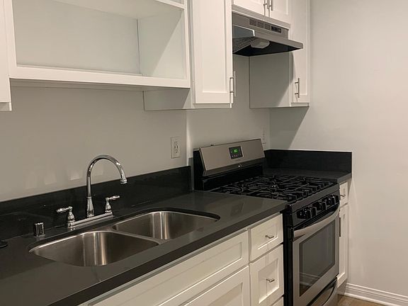 2nd image of 1515 Silver Lake Blvd #5