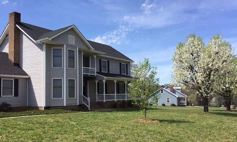 2nd image of 133 Shadowbrook Dr
