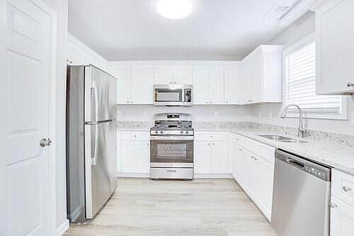 4th image of 34 Belgrant Ct