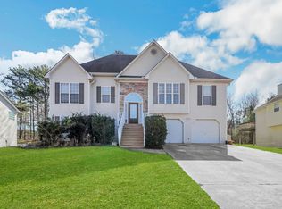 810 Walkingstick Dr, Douglasville, GA