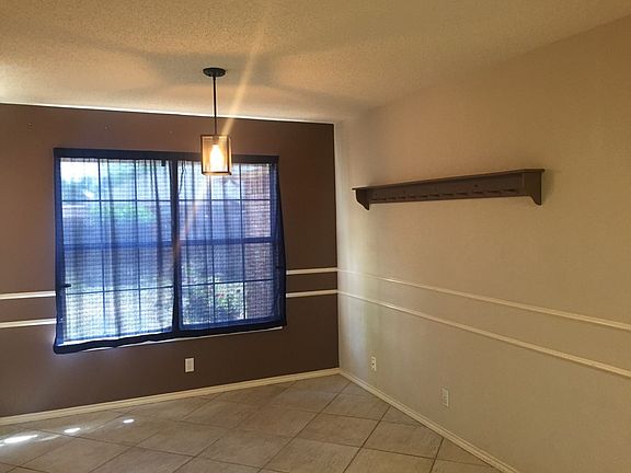4th image of 3502 Crestmont Dr