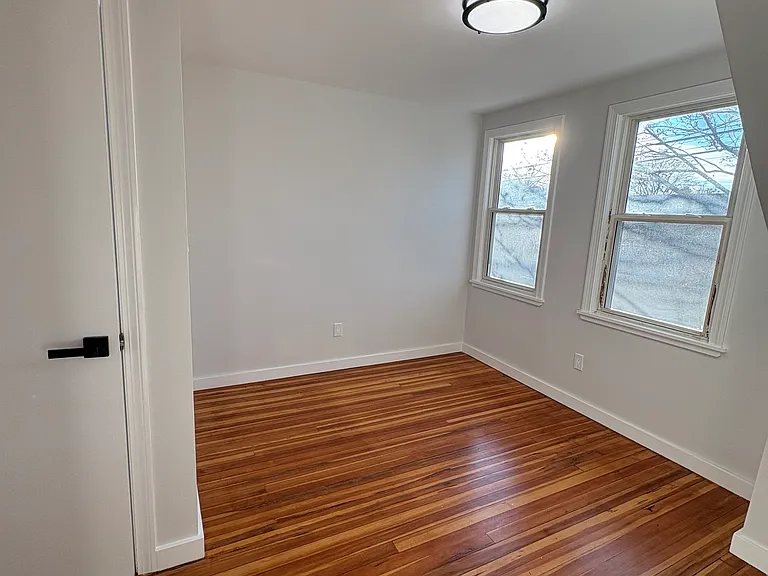 172 Swanson Ave — Photo 24