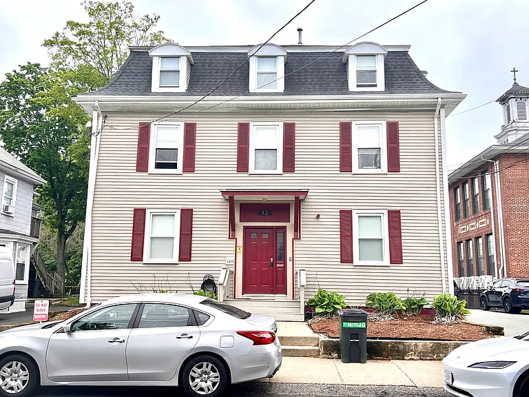 13 Pomeworth St #1R — Photo 7