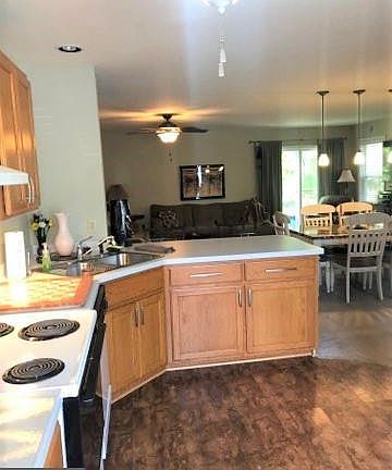 2nd image of 400 Laurel Ct Unit 407