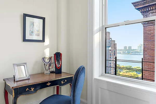 Sold by Compass | media 12