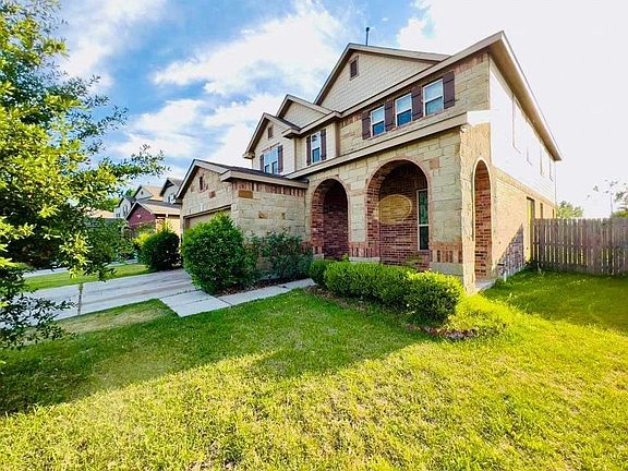 2nd image of 4306 Lake Cypress Cir