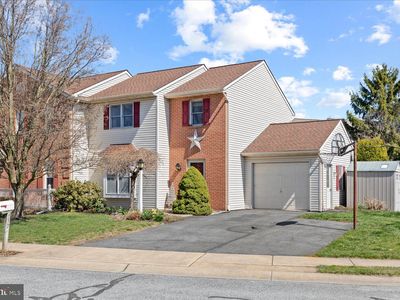 237 Zwecker Cir, New Holland, PA, 17557