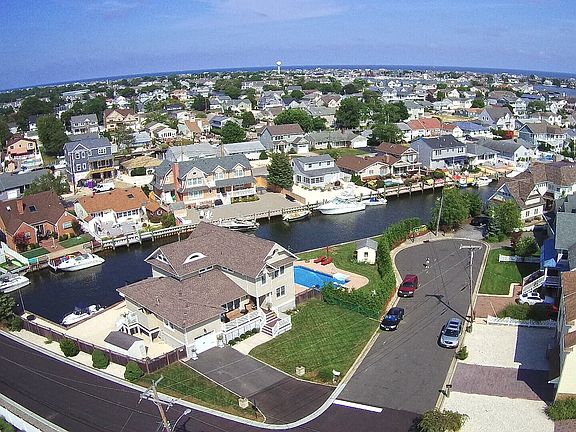 4th image of 1776 Bay Isle Dr