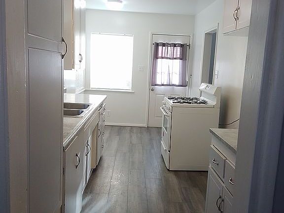 Kitchen front way entry