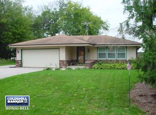 1412 River Knoll St, Burlington, WI 53105