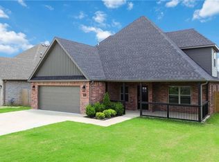 1951 Edgewood Rd, Centerton, AR 72719