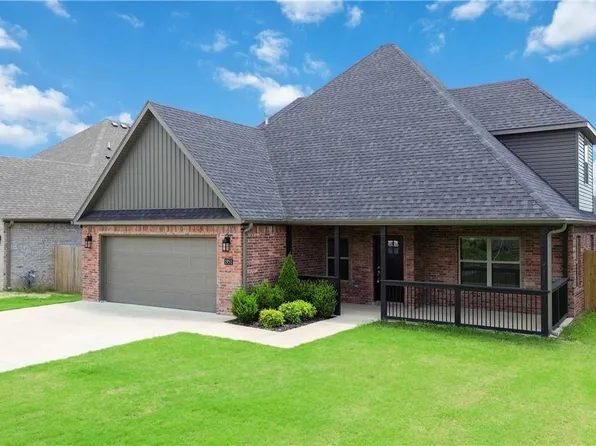 1951 Edgewood Rd, Centerton, AR 72719