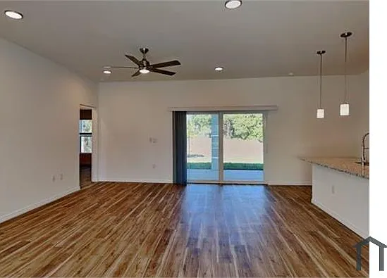20241 Lorette Ave — Photo 1