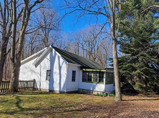 11865 Stage Rd, Akron, NY 14001