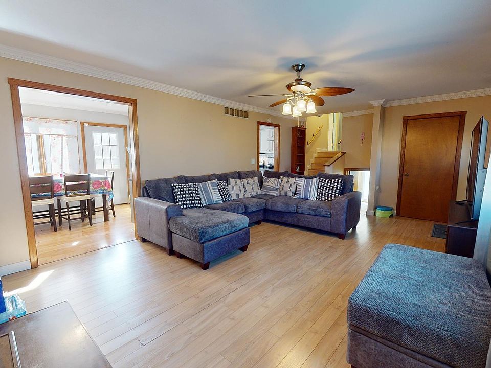 300 E Mason St, La Monte, MO 65337 Zillow