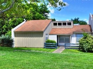 1950A Leslie Dr, Kerrville, TX 78028