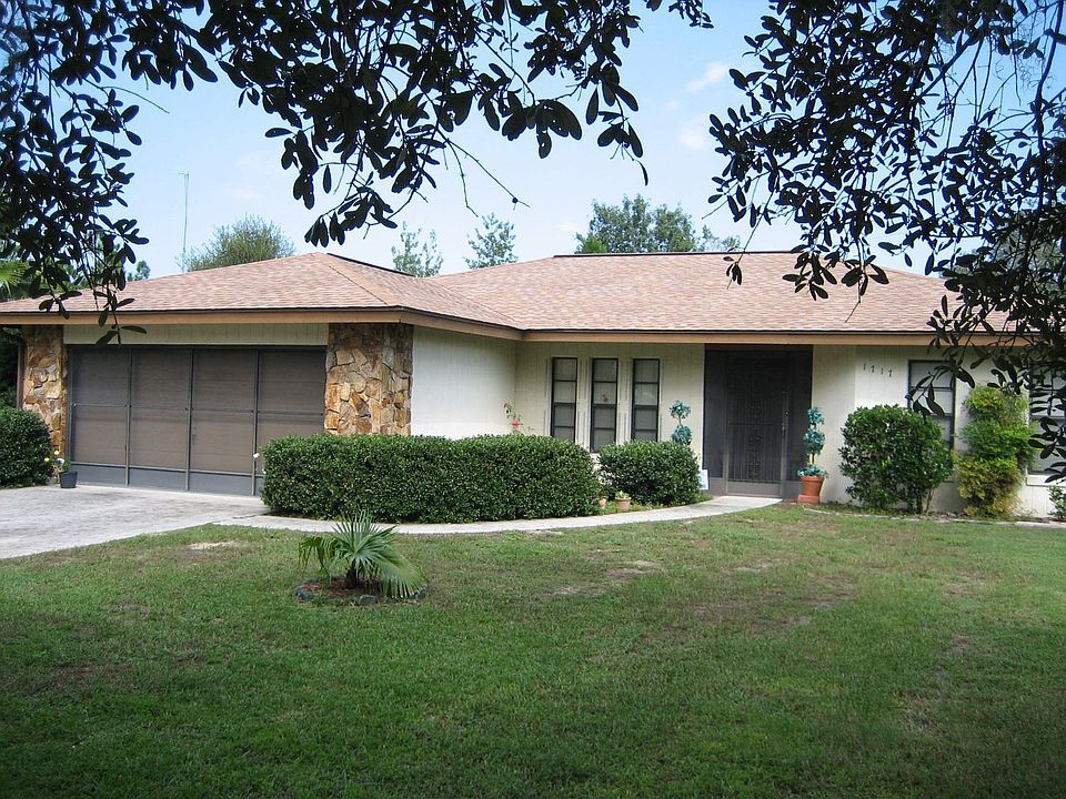 3BR/2BA/2Car Garage, Woodburning Fireplace