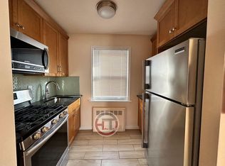 3206 Middletown Rd #2, Bronx, NY 10465