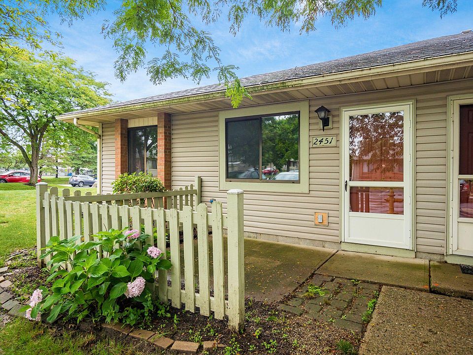 1st image of 2425 Royal Meadow Ln #2425