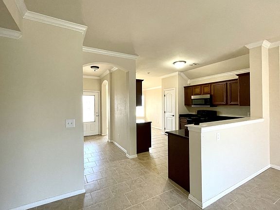 5th image of 4811 Mill Creek Dr