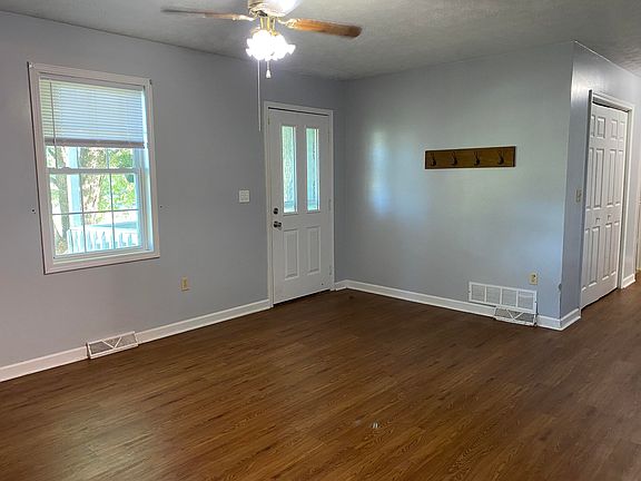 4th image of 1165 Oakdale Dr