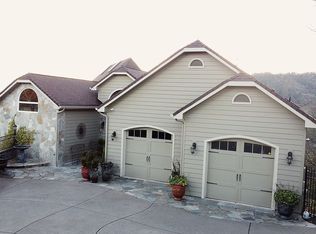 1076 NW Starlite Pl, Grants Pass, OR 97526