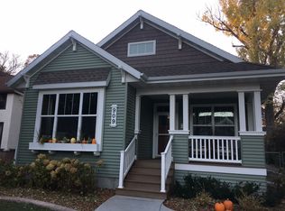 909 8th St S, Fargo, ND 58103