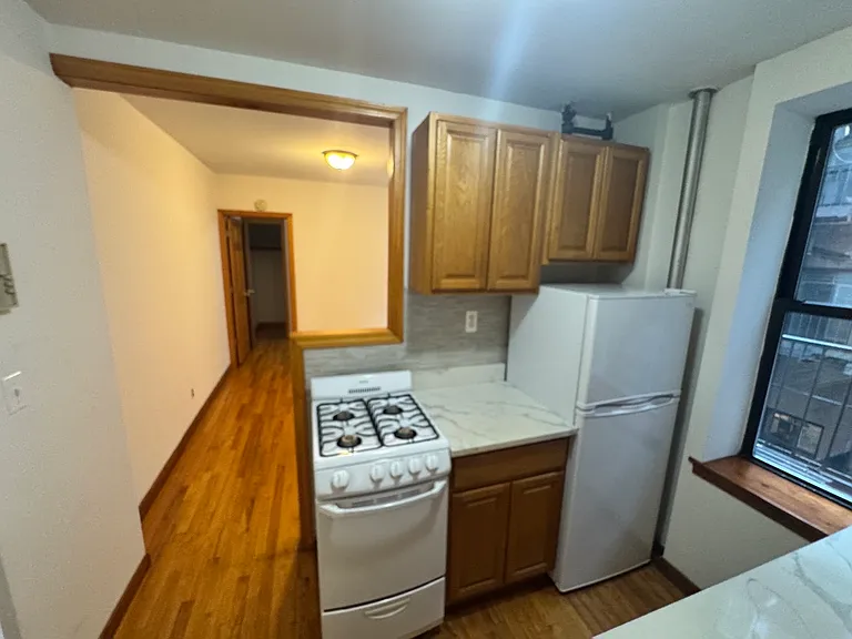142 E 98th St #121/2 — Photo 3