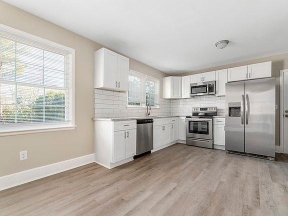 4th image of 804 Townsend Ave