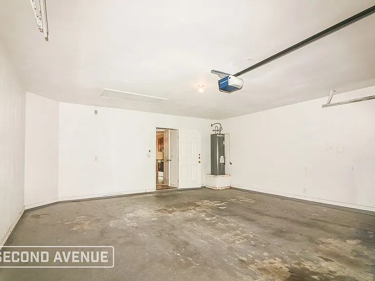5945 Sutherland Dr — Photo 20