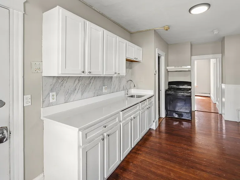 134 Rathbun St #4 — Photo 2
