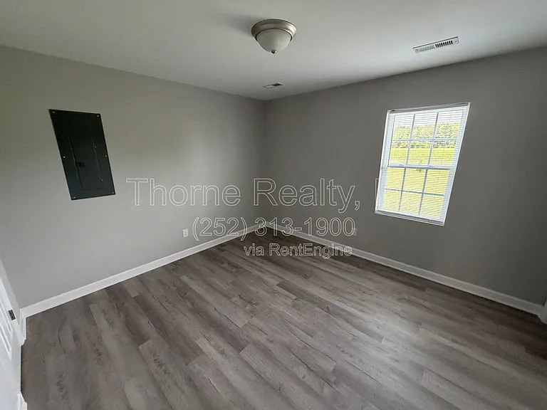 2411 Heath Ln — Photo 12