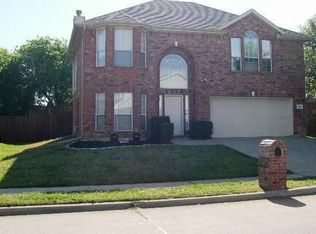 524 Briaroaks Dr, Lake Dallas, TX 75065