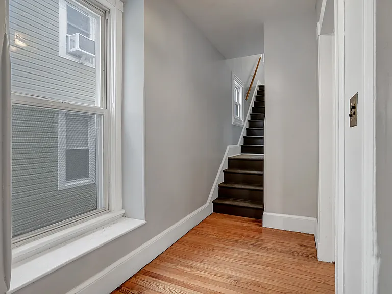 22 Grant St — Photo 8