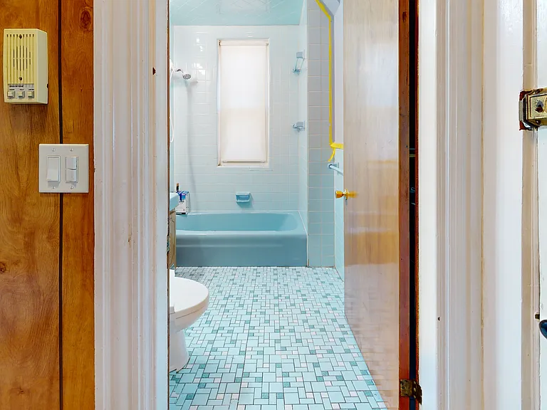 72 Clinton St #2 — Photo 10