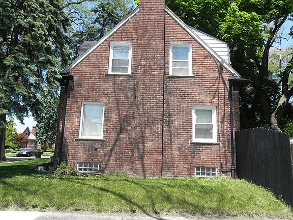 2nd image of 18600 Murray Hill St