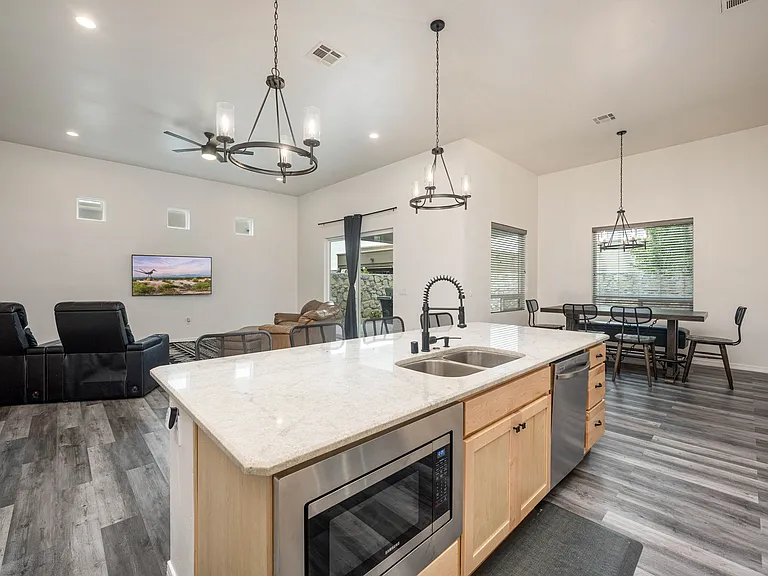 6041 Arosa St — Photo 18